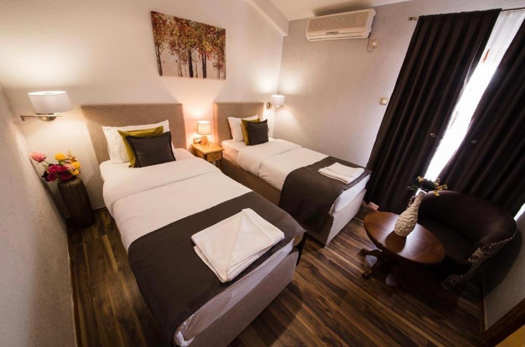 Hotel Ideall Подгорица Екстериор снимка