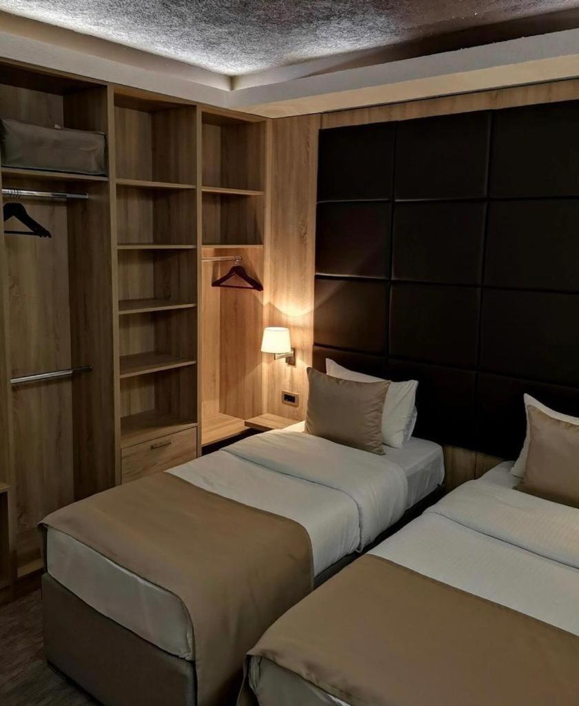 Hotel Ideall Подгорица Екстериор снимка