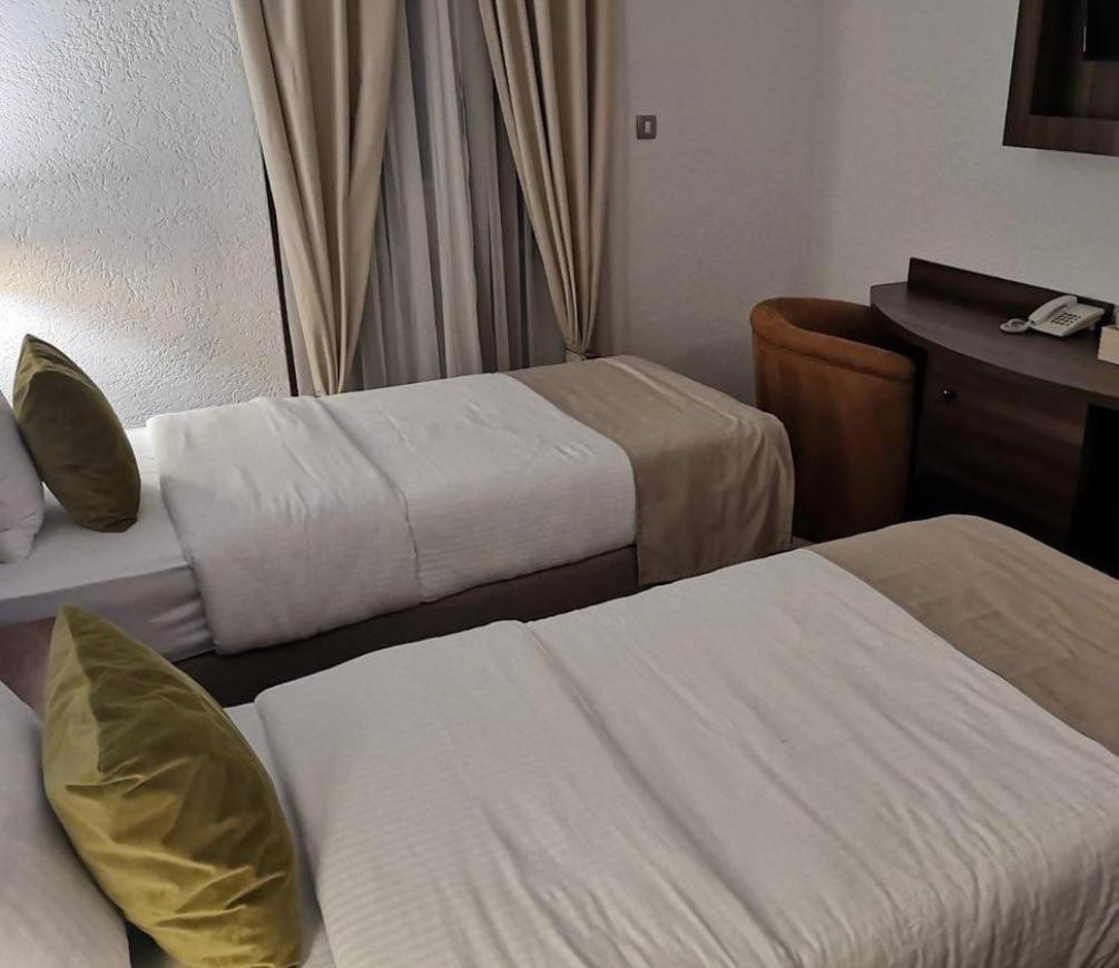 Hotel Ideall Подгорица Екстериор снимка