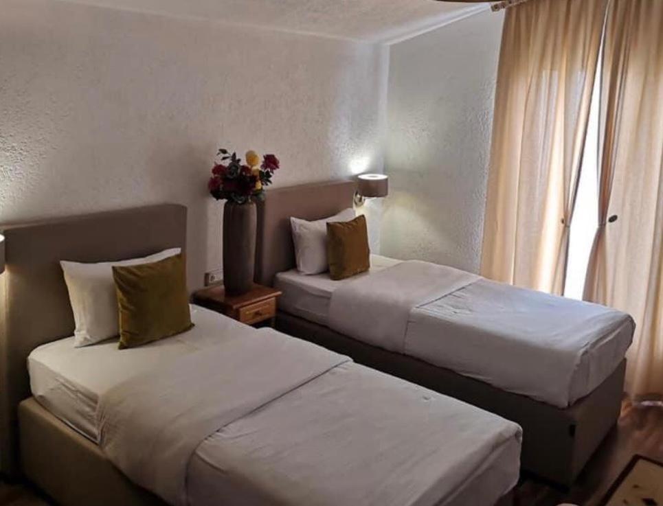 Hotel Ideall Подгорица Екстериор снимка
