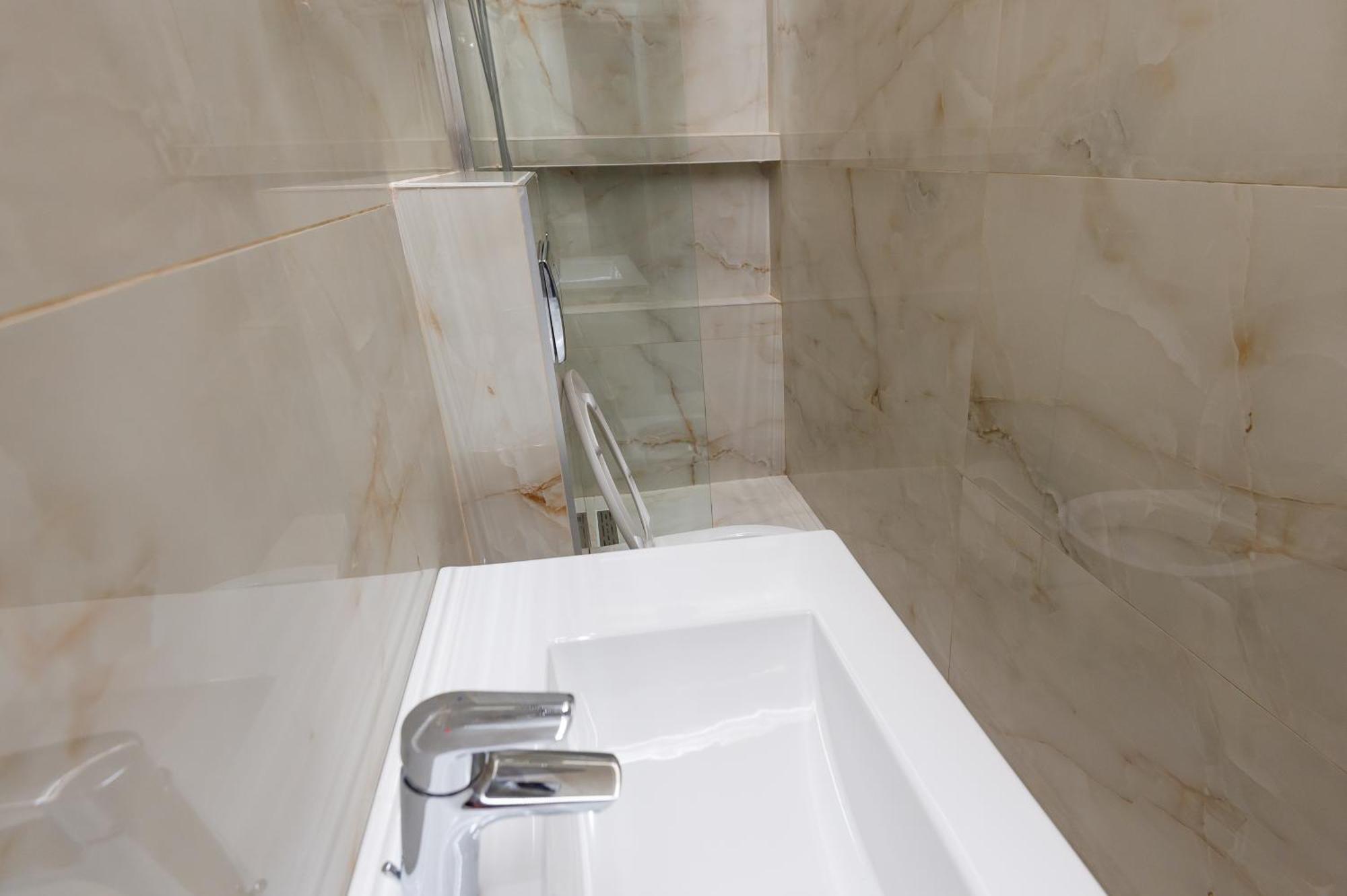 Hotel Ideall Подгорица Екстериор снимка