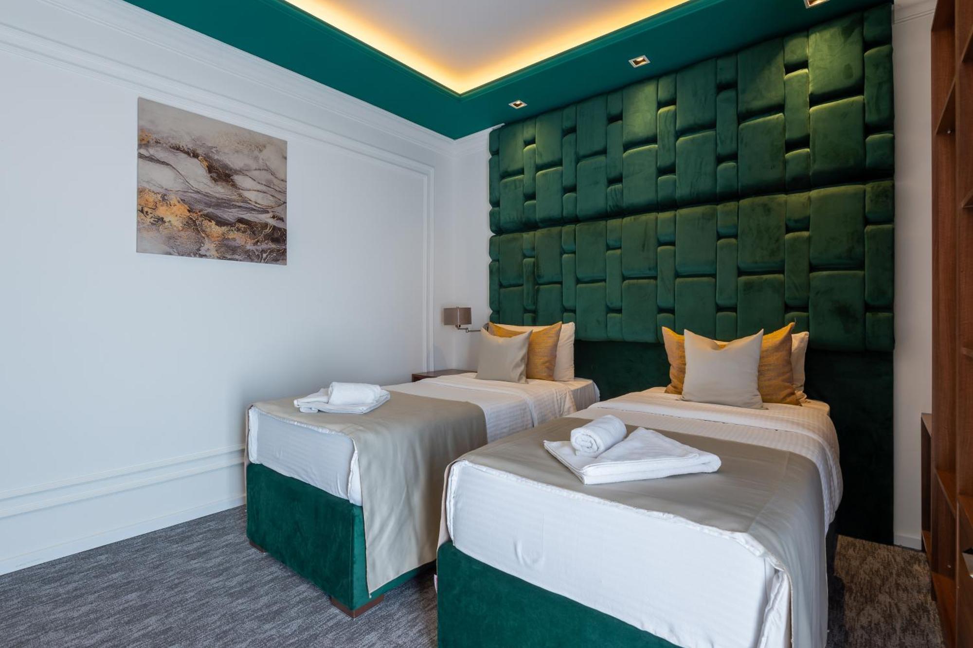 Hotel Ideall Подгорица Екстериор снимка