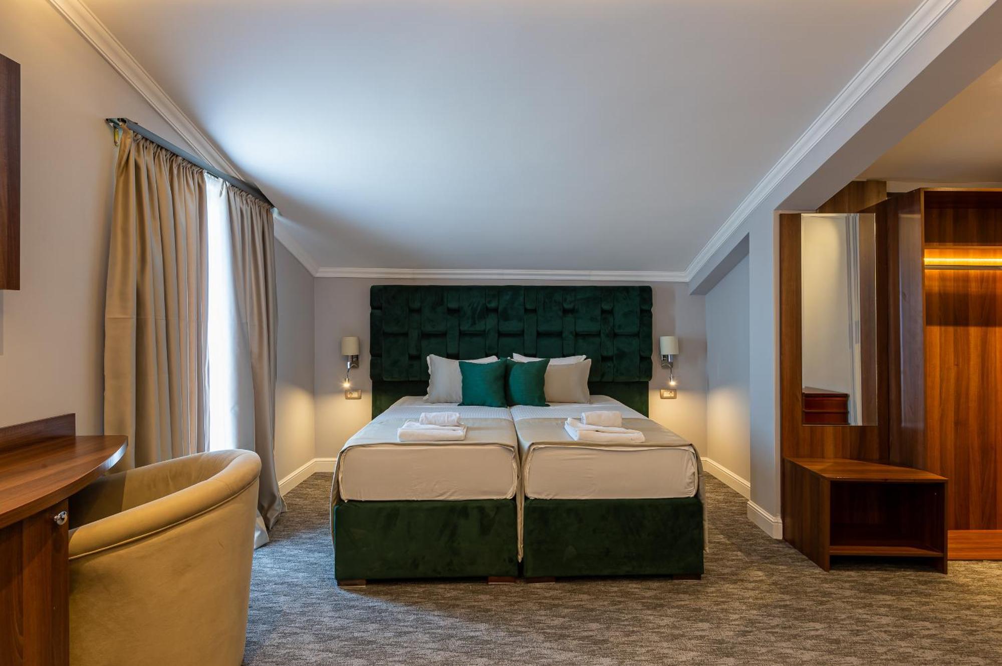 Hotel Ideall Подгорица Екстериор снимка