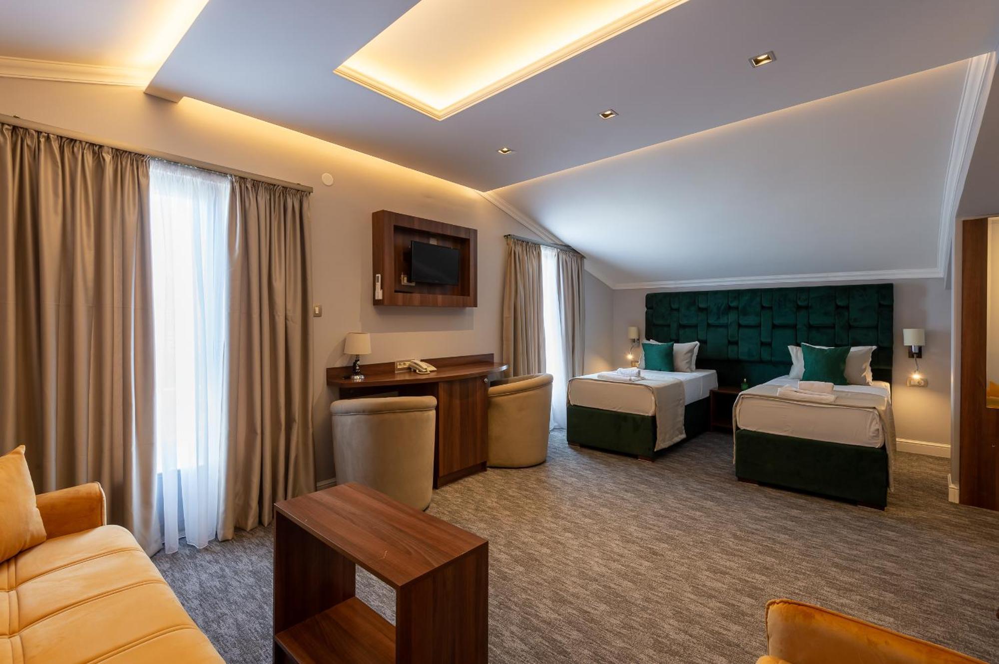 Hotel Ideall Подгорица Екстериор снимка