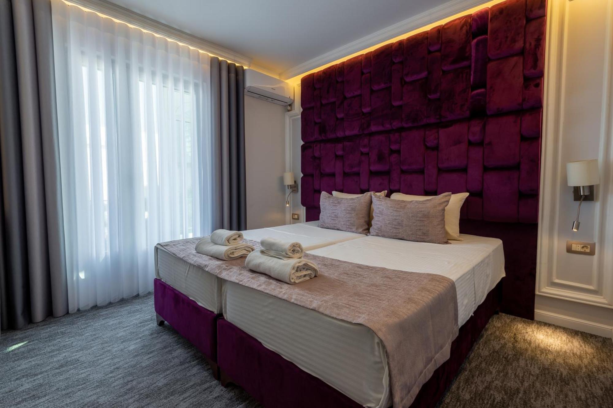Hotel Ideall Подгорица Екстериор снимка