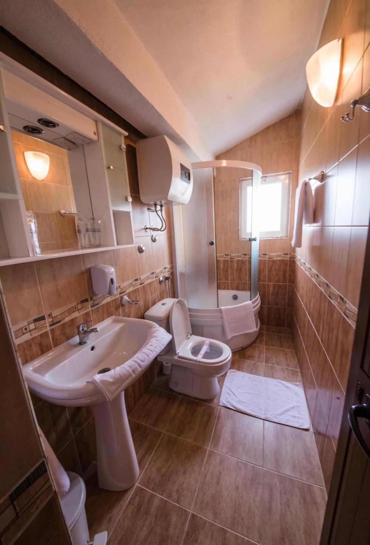 Hotel Ideall Подгорица Стая снимка