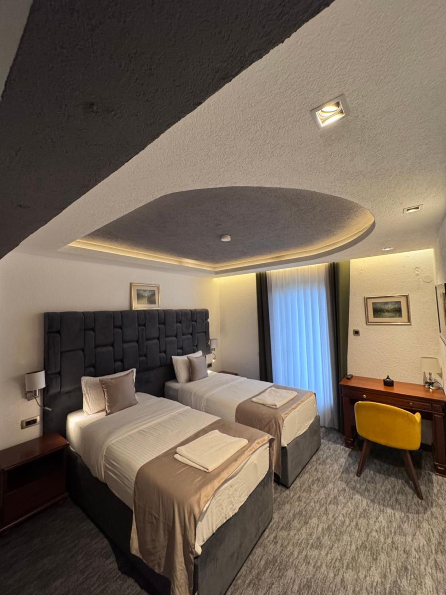 Hotel Ideall Подгорица Екстериор снимка