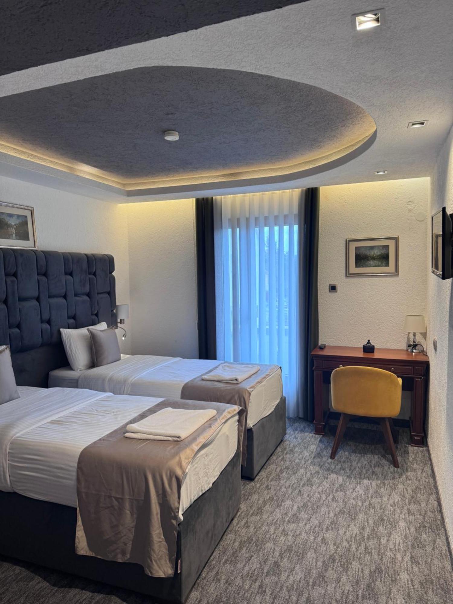 Hotel Ideall Подгорица Екстериор снимка